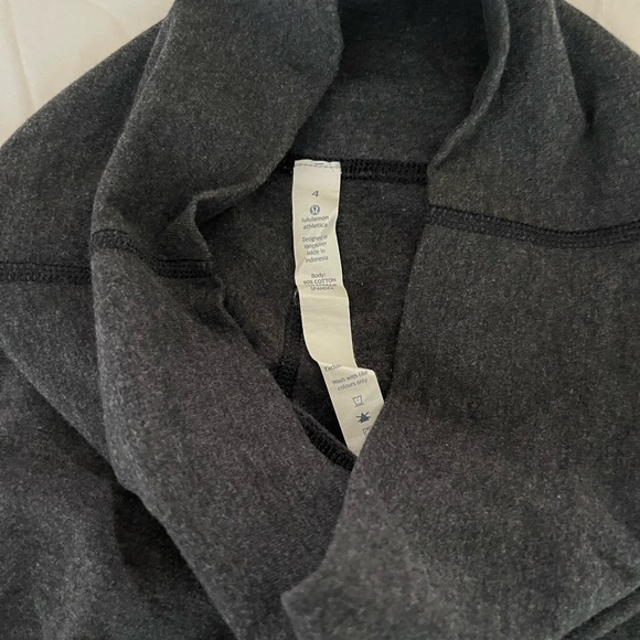 Lululemon Athletica crop leggings dark gray size 4 - Picture 4 of 4